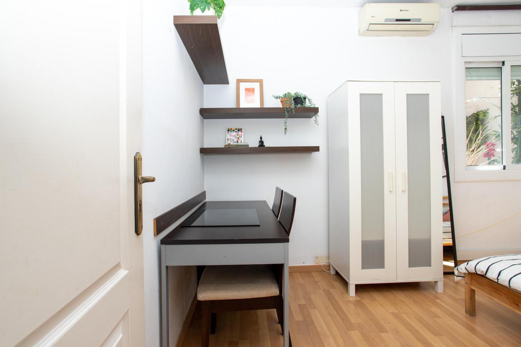 Apartment Cozy Exiample Getaway With Patio Barcelona