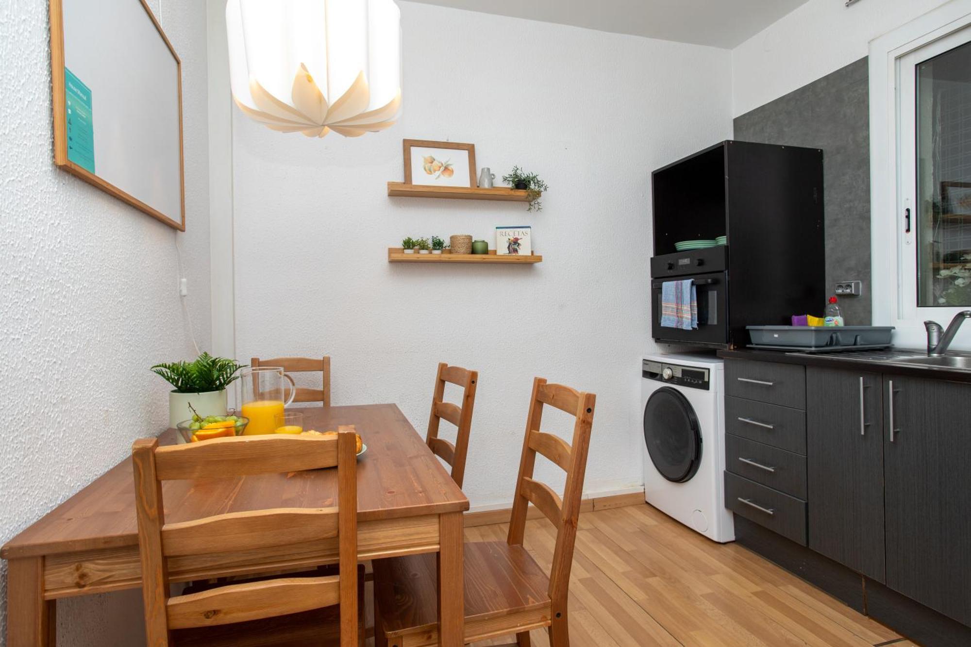 Apartment Cozy Exiample Getaway With Patio Barcelona